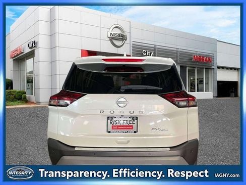 Used 2023 Nissan Rogue SV AWD/4WD image 7