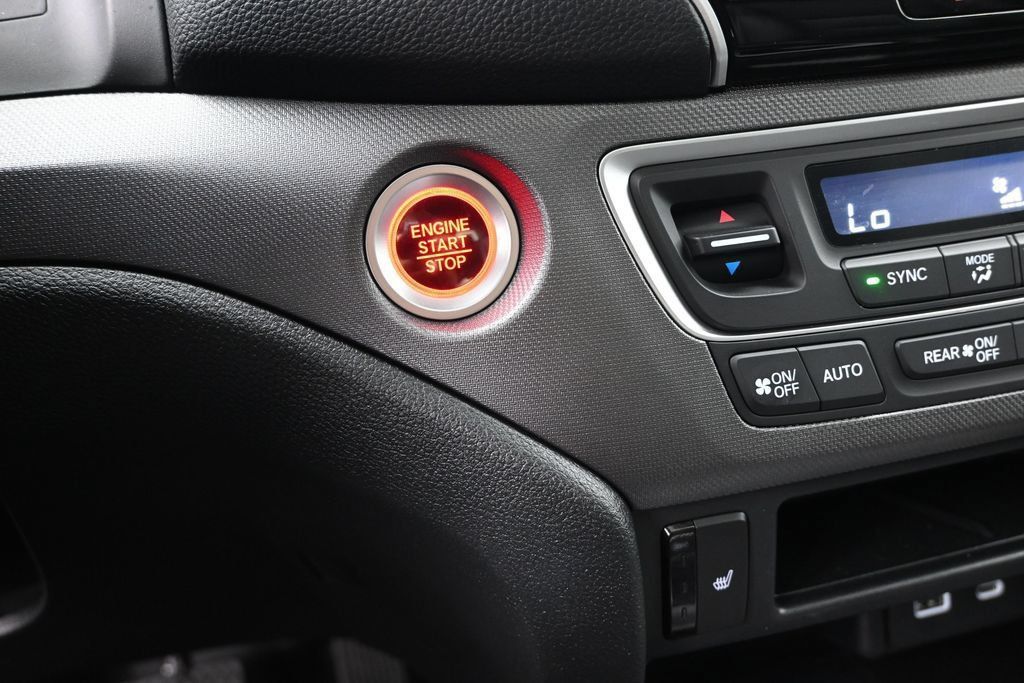 Certified 2025 Honda Ridgeline RTL image 26
