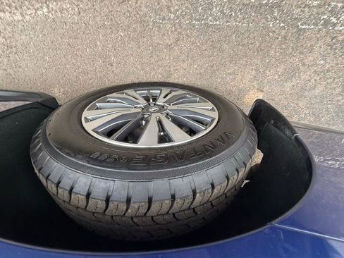 Used 2020 Nissan Pathfinder SL w/ Cargo Package image 7