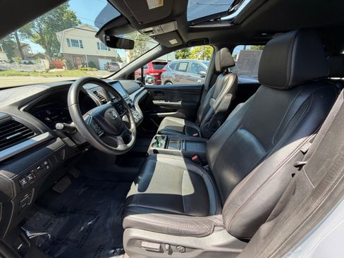 Used 2023 Honda Odyssey Sport image 19