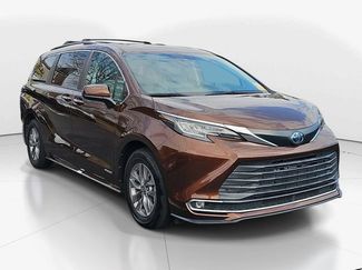 Used 2021 Toyota Sienna XLE 360° Tour