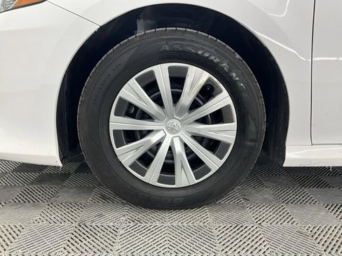 Used 2022 Toyota Camry LE image 29