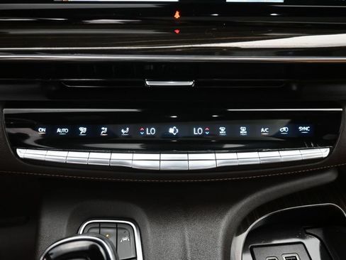 Used 2023 Cadillac Escalade Premium Luxury w/ Performance Package AWD/4WD image 10