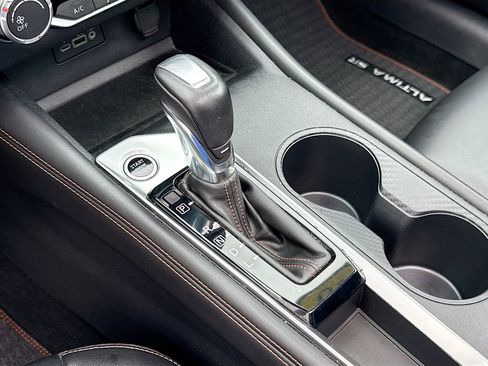 Used 2020 Nissan Altima 2.5 SR w/ Premium Package image 16