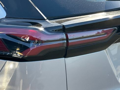 Used 2022 Chevrolet Bolt EUV LT w/ Comfort Package image 45