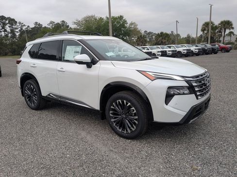 New 2026 Nissan Rogue Platinum w/ Platinum Premium Package AWD/4WD image 2