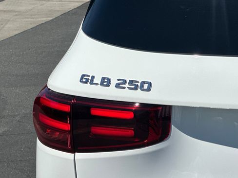 New 2025 Mercedes-Benz GLB 250 4MATIC image 26