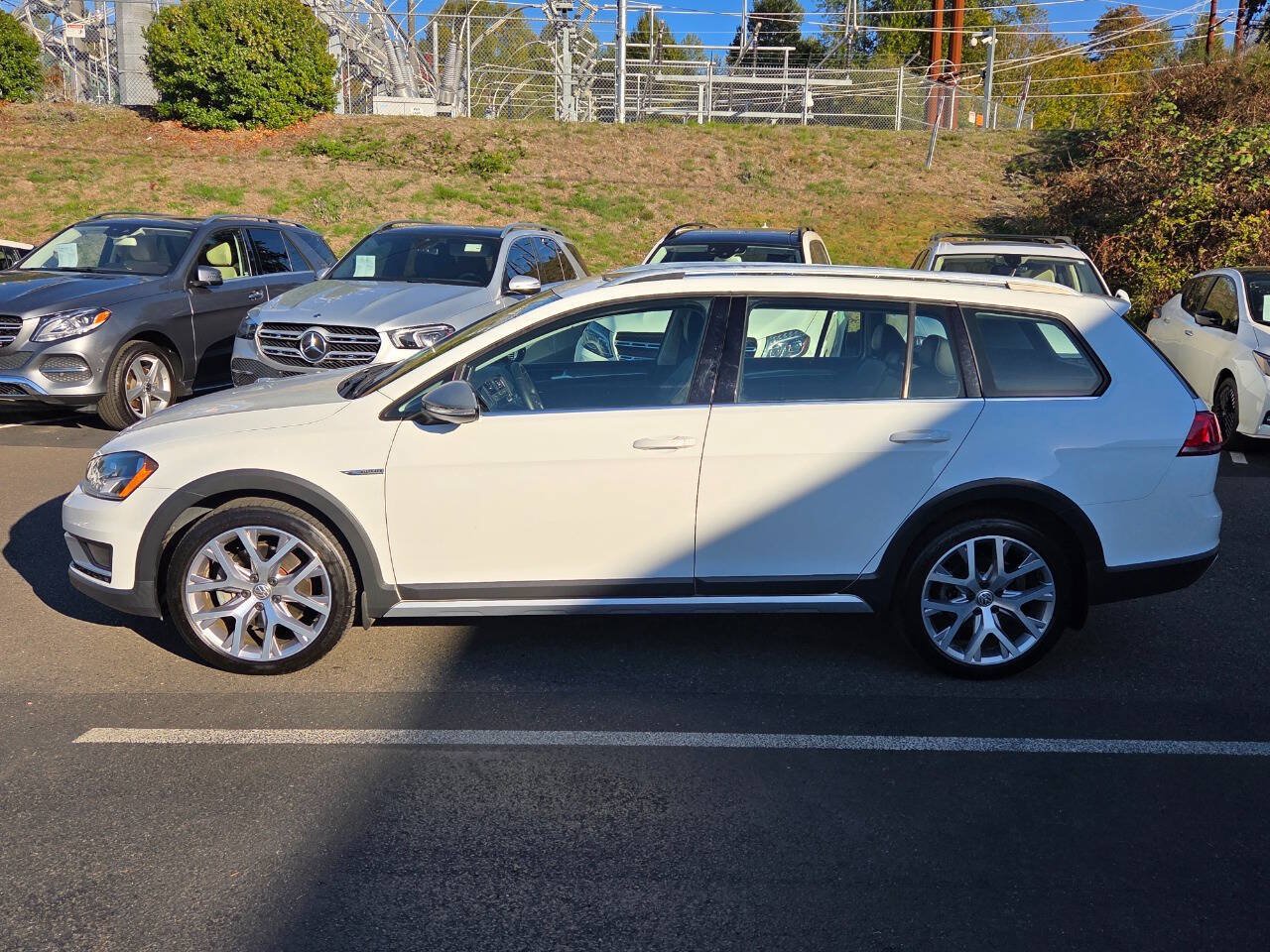 Used 2017 Volkswagen Golf Alltrack SEL AWD/4WD image 4