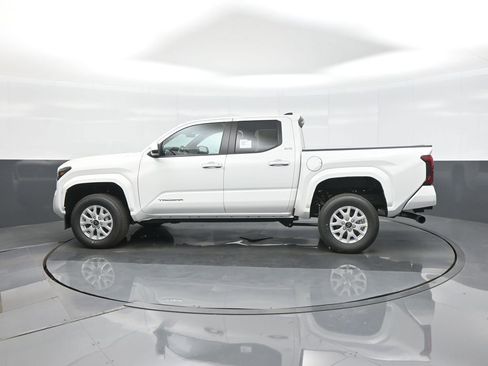 New 2026 Toyota Tacoma SR5 RWD image 5