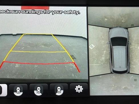 Used 2017 Hyundai Santa Fe Sport w/ 2.4L Tech Package 04 FWD image 30