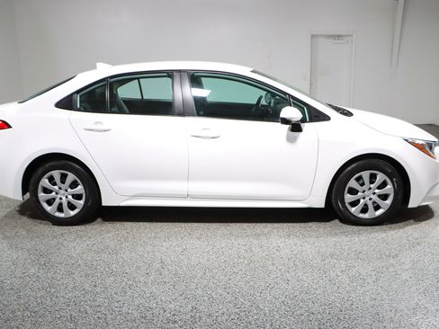 Used 2022 Toyota Corolla LE FWD image 6