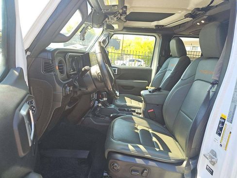 Used 2024 Jeep Gladiator Mojave AWD/4WD image 18