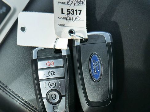 Used 2023 Ford Explorer XLT w/ Equipment Group 202A AWD/4WD image 39