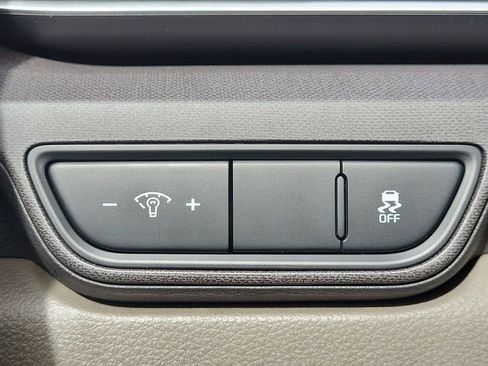 New 2026 Kia Carnival EX FWD image 25