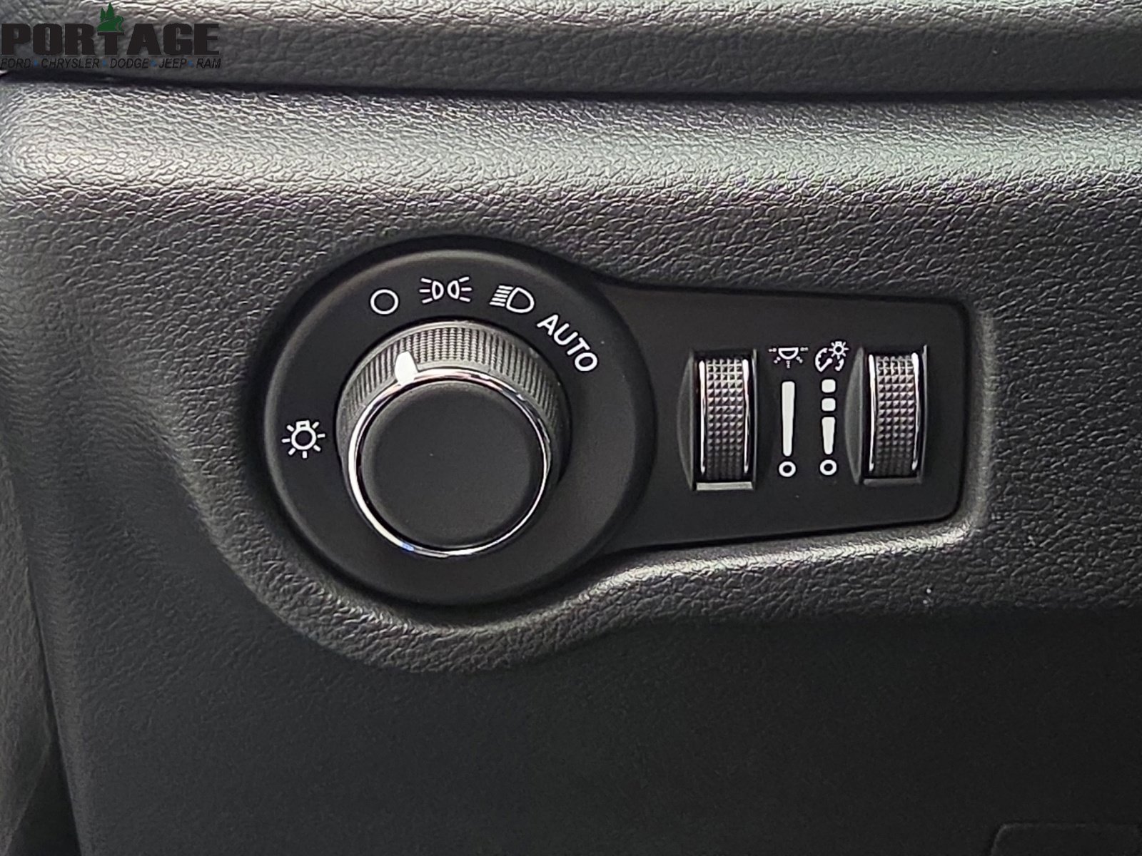 New 2027 Chrysler Pacifica Limited AWD/4WD image 20