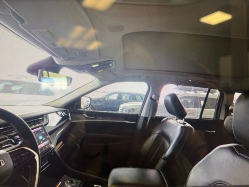 Used 2023 Jeep Grand Cherokee 4WD 4xe w/ Luxury Tech Group II image 8