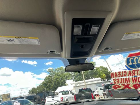 Used 2022 RAM 1500 Classic SLT image 17