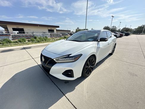 Used 2022 Nissan Maxima SR w/ Sport Mat Group FWD image 18