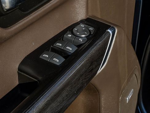 Used 2019 Chevrolet Silverado 1500 LTZ w/ LTZ Texas Edition image 48