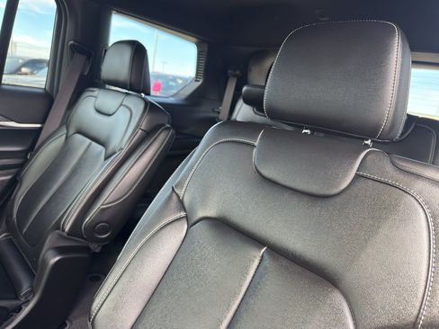 Used 2024 Jeep Grand Cherokee L Limited w/ Black Appearance Package AWD/4WD image 35