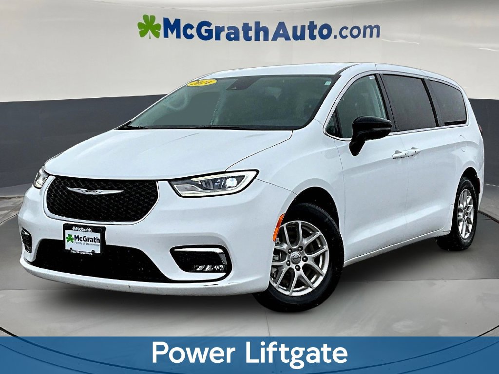 Used 2024 Chrysler Pacifica Touring-L FWD image 3