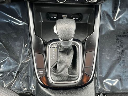 Used 2025 Kia Soul LX w/ LX Technology Package FWD image 39