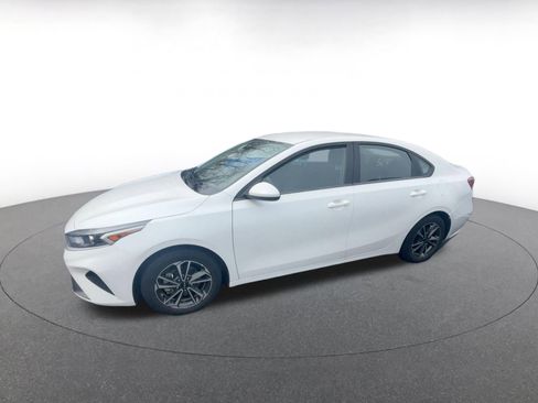 Used 2024 Kia Forte LXS image 3