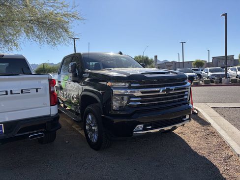 Used 2023 Chevrolet Silverado 2500 High Country w/ Z71 Off-Road Package AWD/4WD image 5