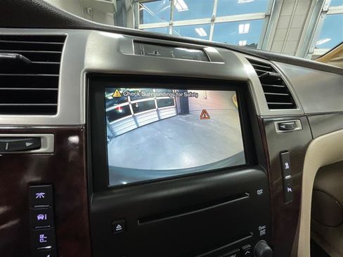 Used 2007 Cadillac Escalade AWD w/ Information Package image 20