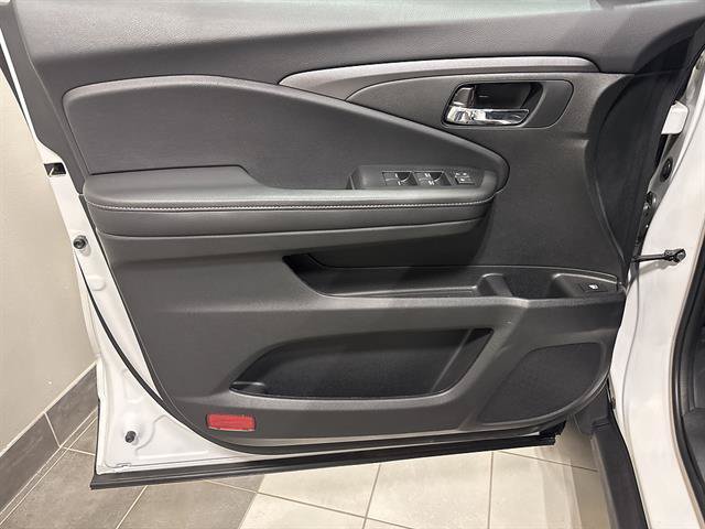 Used 2023 Honda Ridgeline Sport image 14