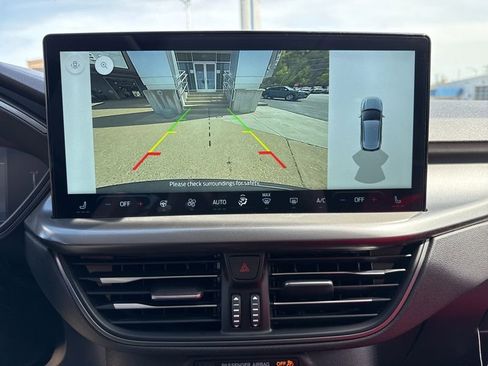 New 2025 Ford Escape SE image 37