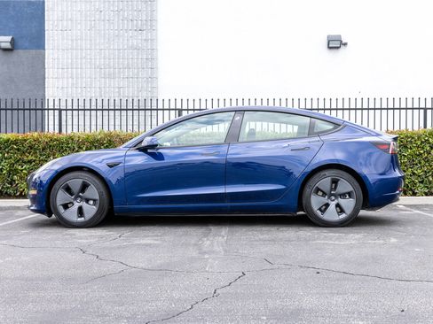 Used 2022 Tesla Model 3 Long Range AWD/4WD image 4