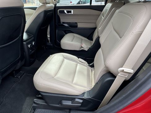 Used 2020 Ford Explorer XLT w/ Equipment Group 202A image 11