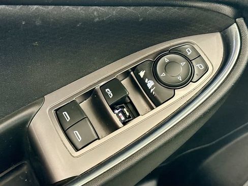 Used 2017 Chevrolet Malibu LT FWD image 18