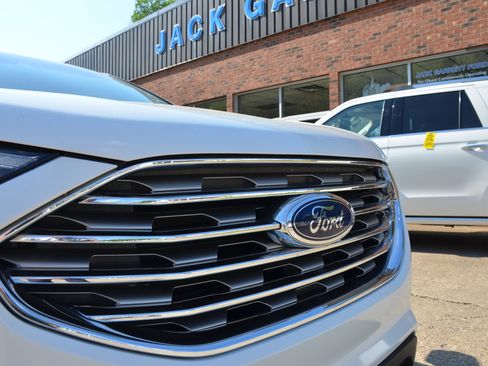 Used 2022 Ford Edge SEL w/ Convenience Package AWD/4WD image 7