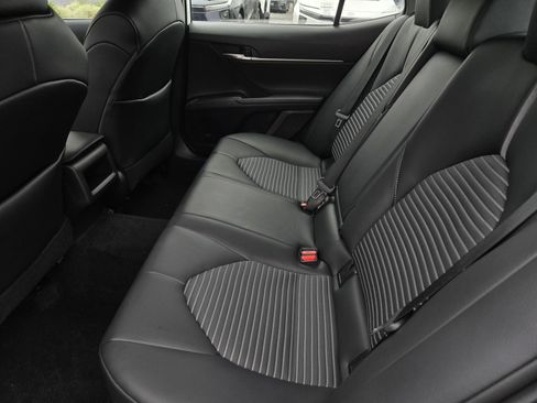 Certified 2021 Toyota Camry SE image 11