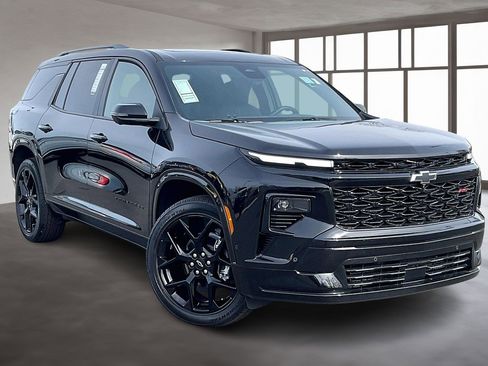 Used 2025 Chevrolet Traverse RS image 1
