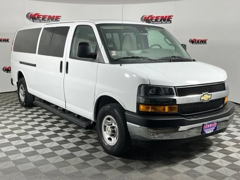 Used 2023 Chevrolet Express 3500 LT w/ LT Preferred Equipment Group RWD image 2