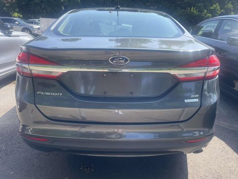 Used 2017 Ford Fusion SE FWD image 6