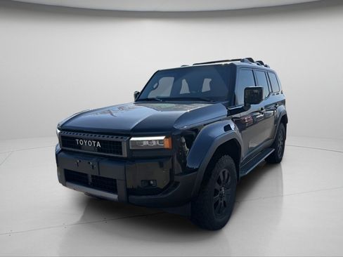 Used 2024 Toyota Land Cruiser image 5