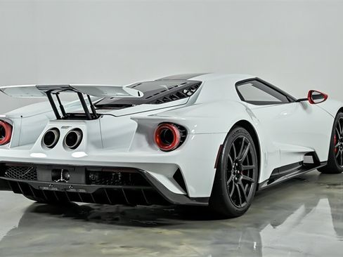 Used 2020 Ford GT Carbon Series RWD image 13