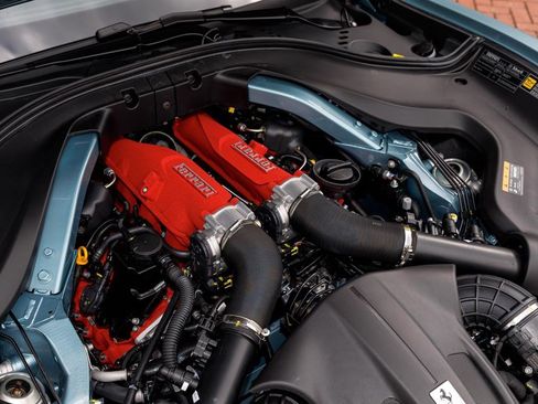 Used 2026 Ferrari Roma Spider RWD image 12