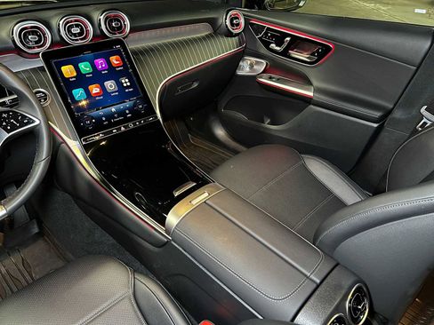 Used 2025 Mercedes-Benz GLC 300 4MATIC image 42