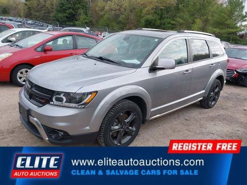 Used 2020 Dodge Journey Crossroad FWD image 3