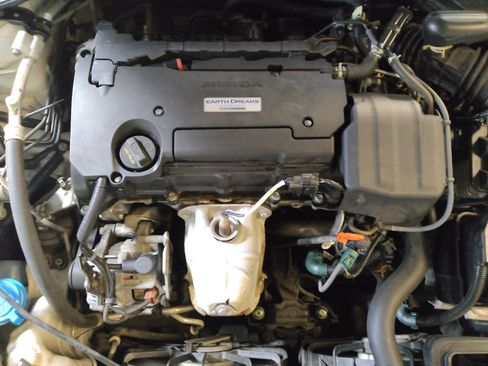 Used 2017 Honda Accord EX image 30