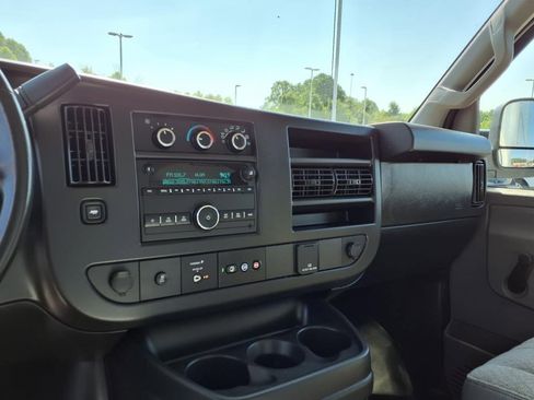 Used 2020 Chevrolet Express 3500 w/ Driver Convenience Package image 10