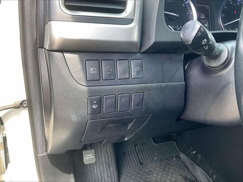 Used 2019 Toyota Highlander XLE AWD/4WD image 27