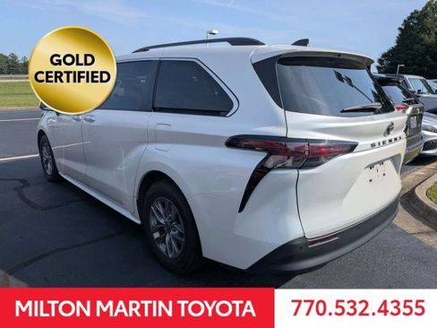 Certified 2024 Toyota Sienna XLE FWD image 4