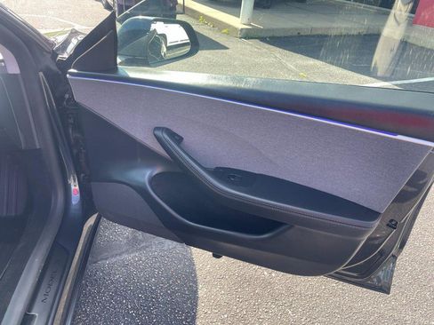 Used 2025 Tesla Model 3 RWD image 8