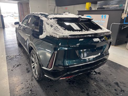 Used 2025 Cadillac Lyriq Luxury image 6